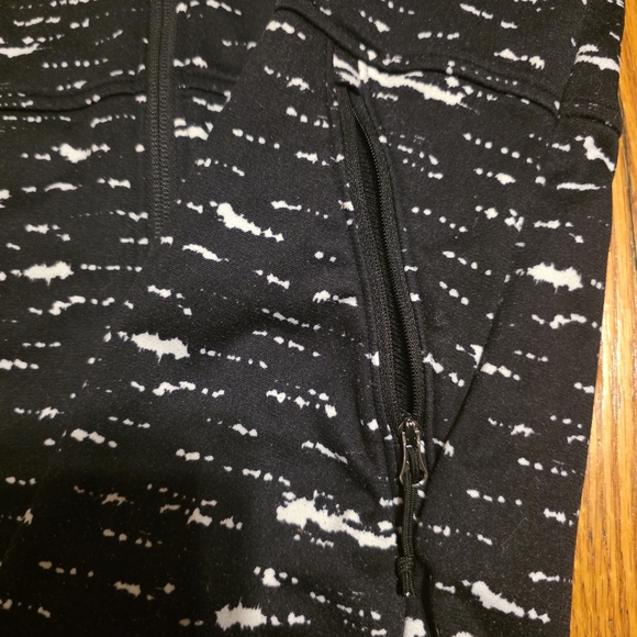 The North Face Women’s Black Marled Full-Zip Hooded Sweater - Picture 4 of 6